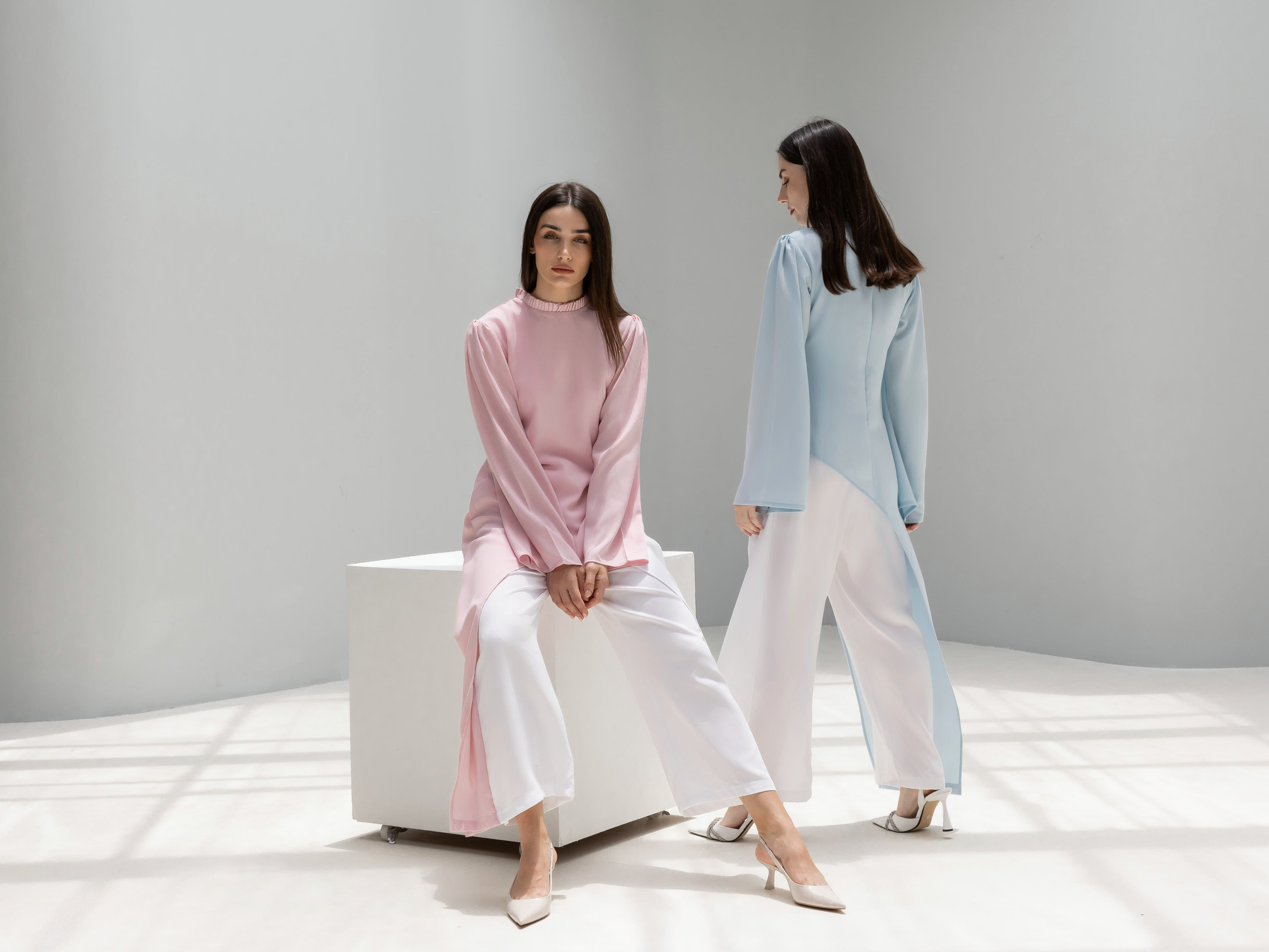 Explore our jumpsuit collection for ladies, featuring stylish jumpsuits designed for women. Perfect for any occasion, these versatile pieces combine comfort and fashion for effortless, chic looks every day.