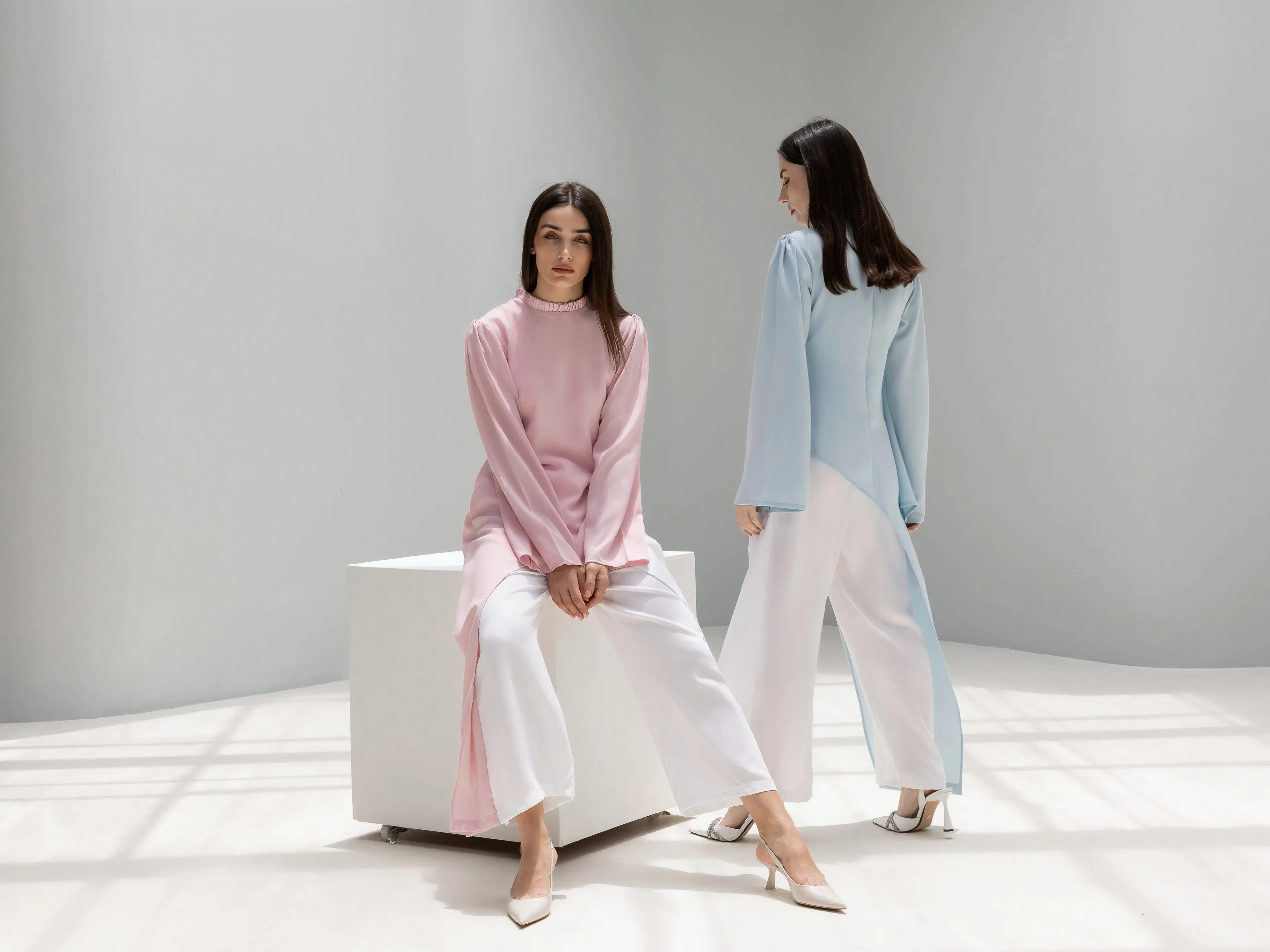 Explore our jumpsuit collection for ladies, featuring stylish jumpsuits designed for women. Perfect for any occasion, these versatile pieces combine comfort and fashion for effortless, chic looks every day.