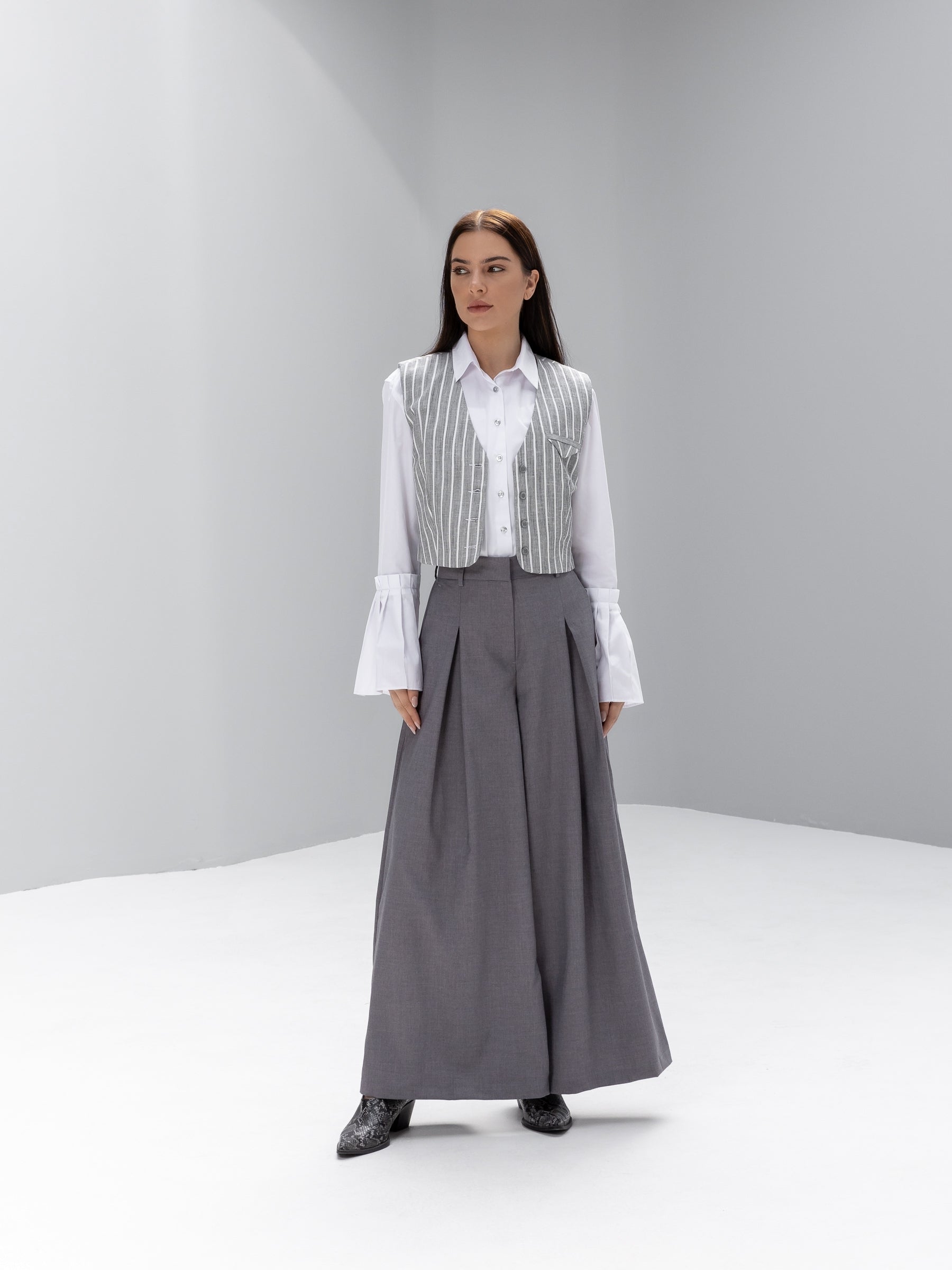 Wide-leg mid-waist tailored Trousers