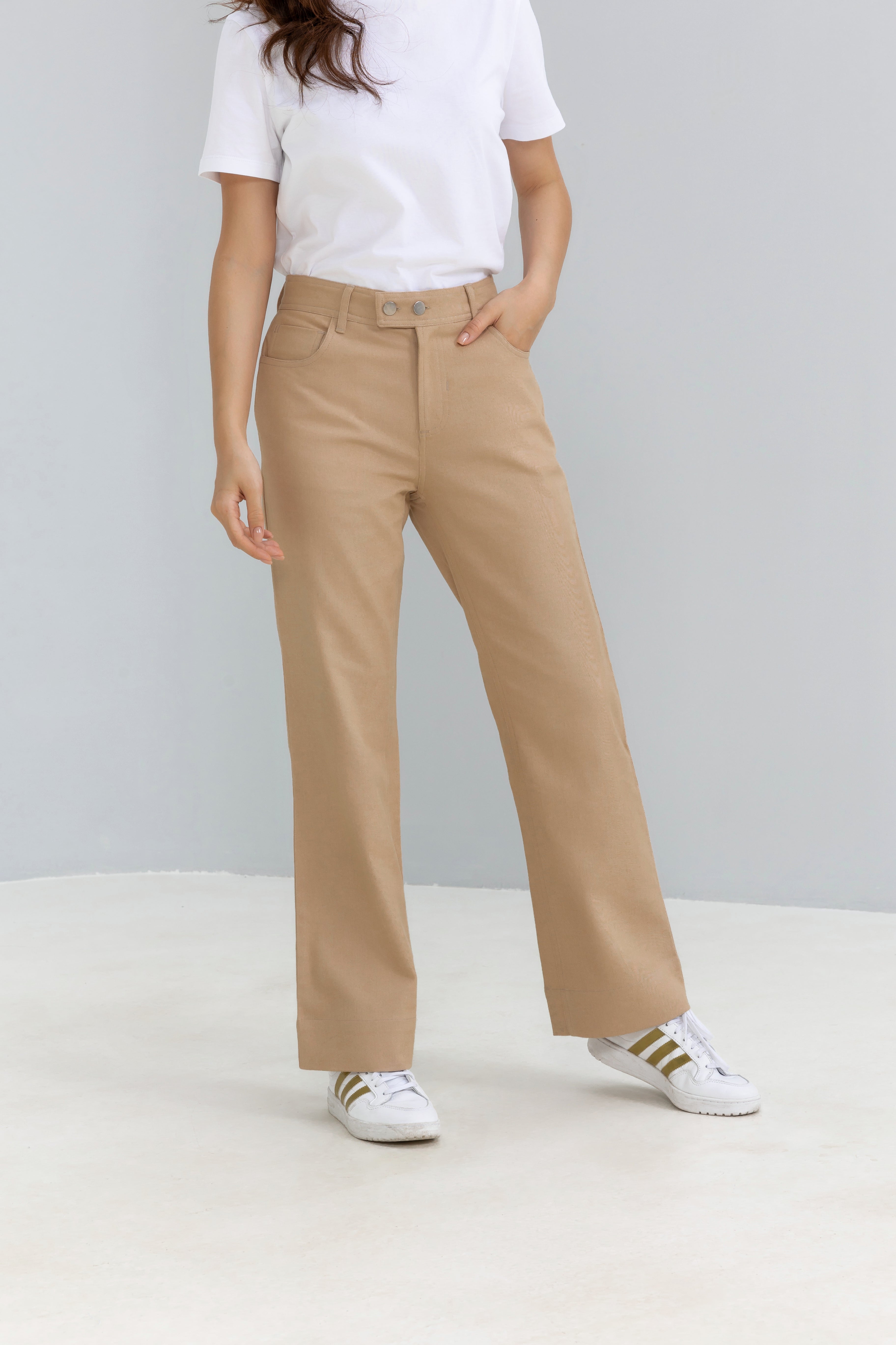 Straight leg mid waist Jeans