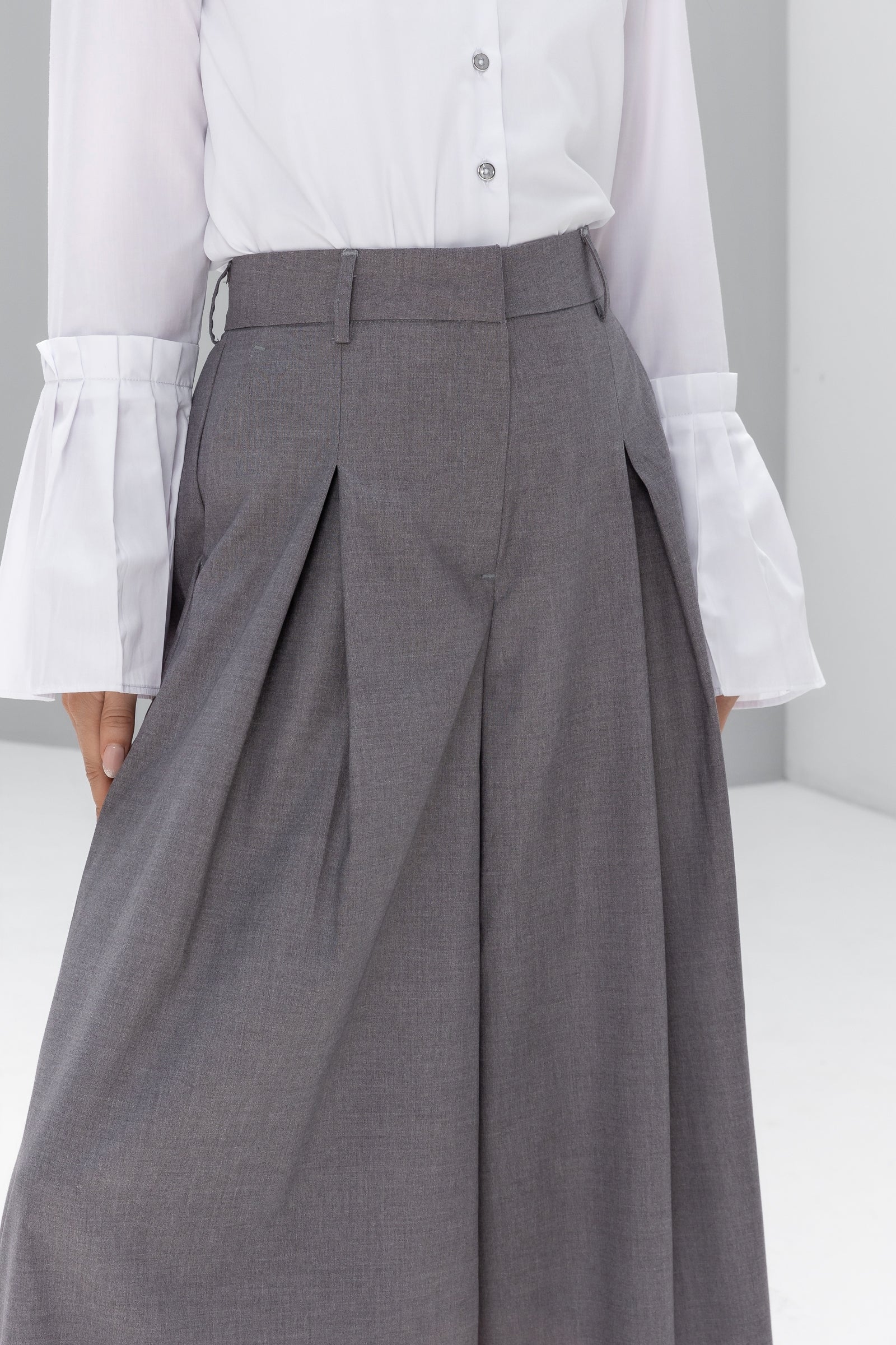 Wide-leg mid-waist tailored Trousers