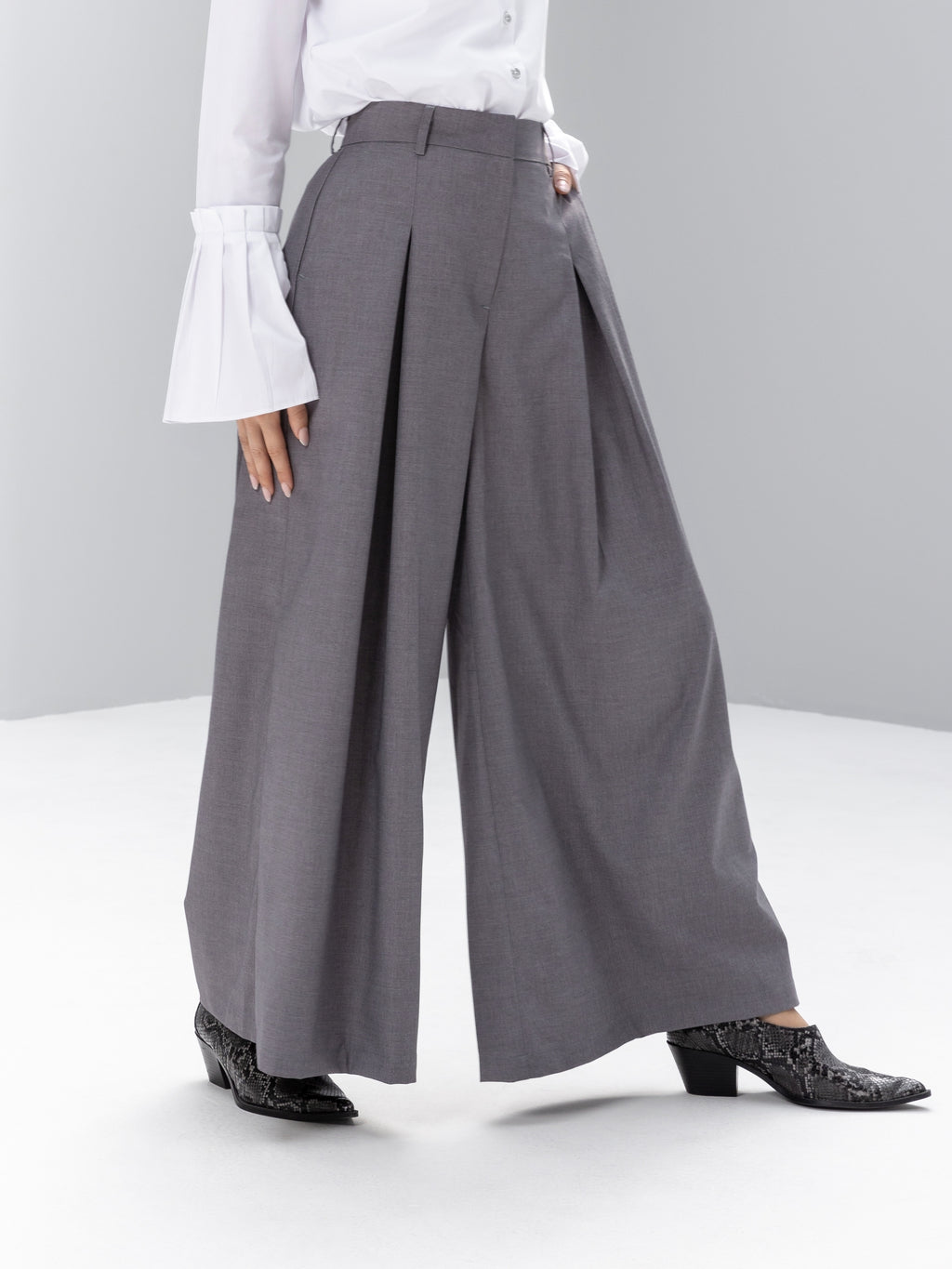 Wide-leg mid-waist tailored Trousers
