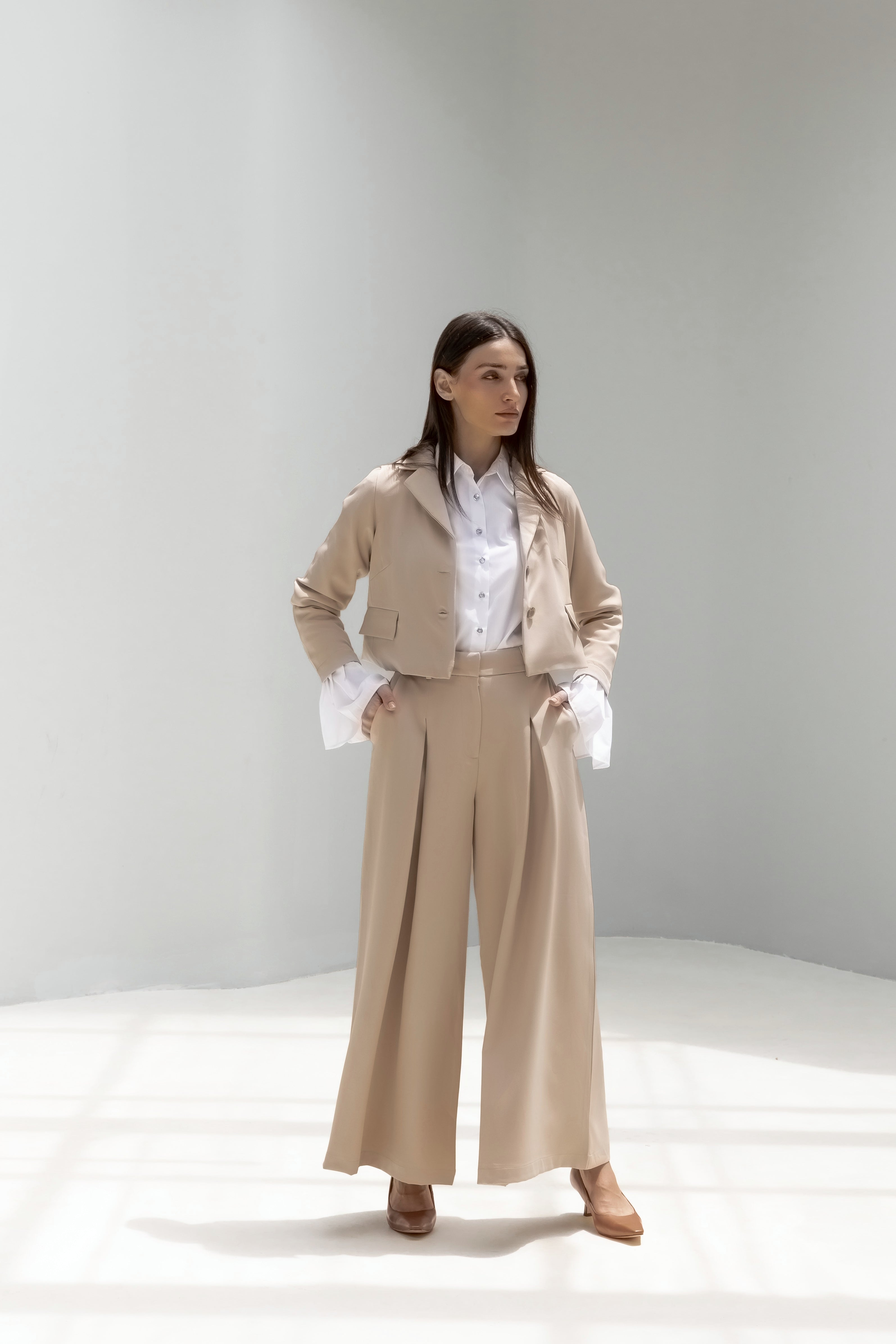 Wide-leg mid-waist tailored Trousers