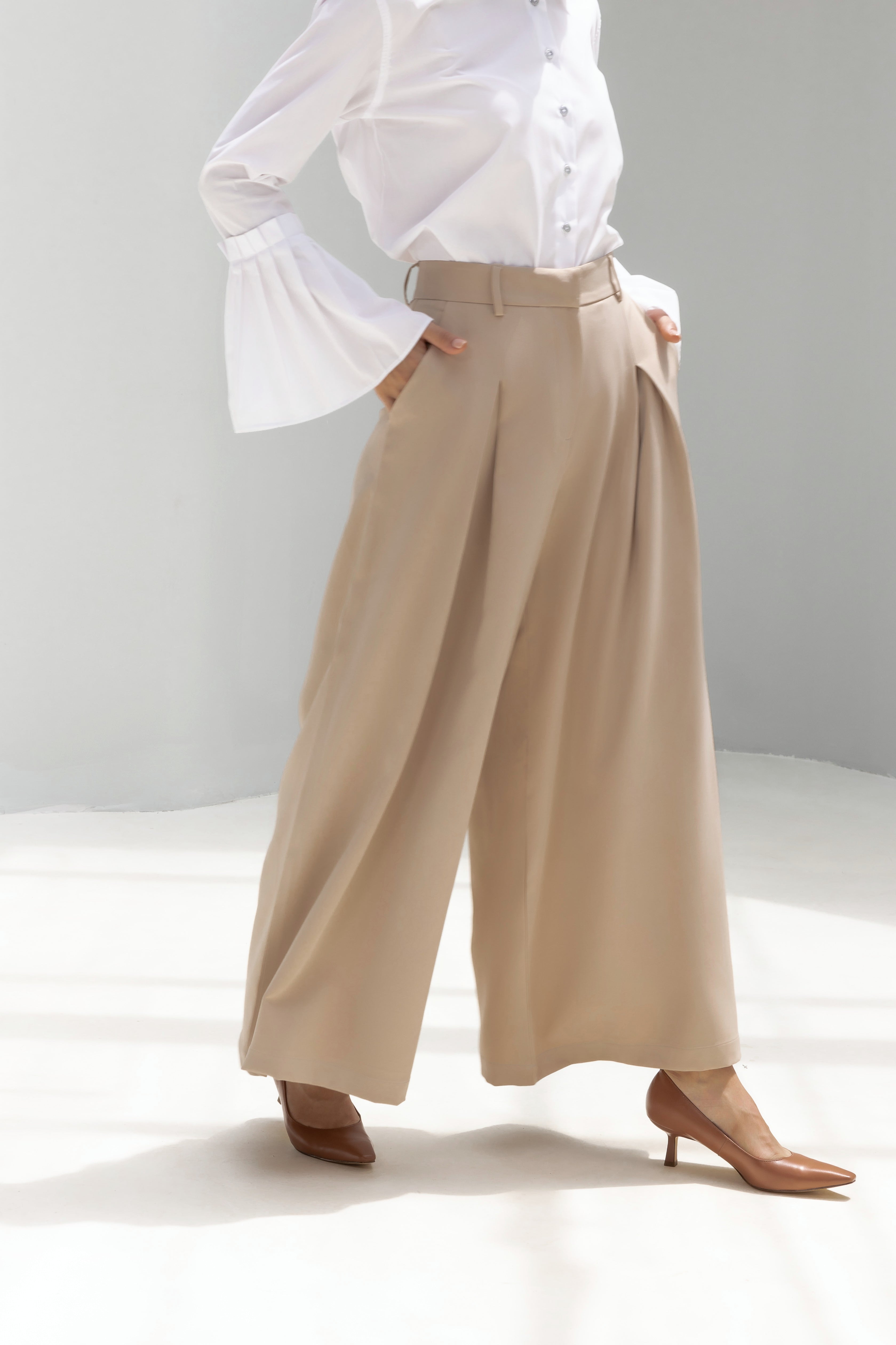 Wide-leg mid-waist tailored Trousers