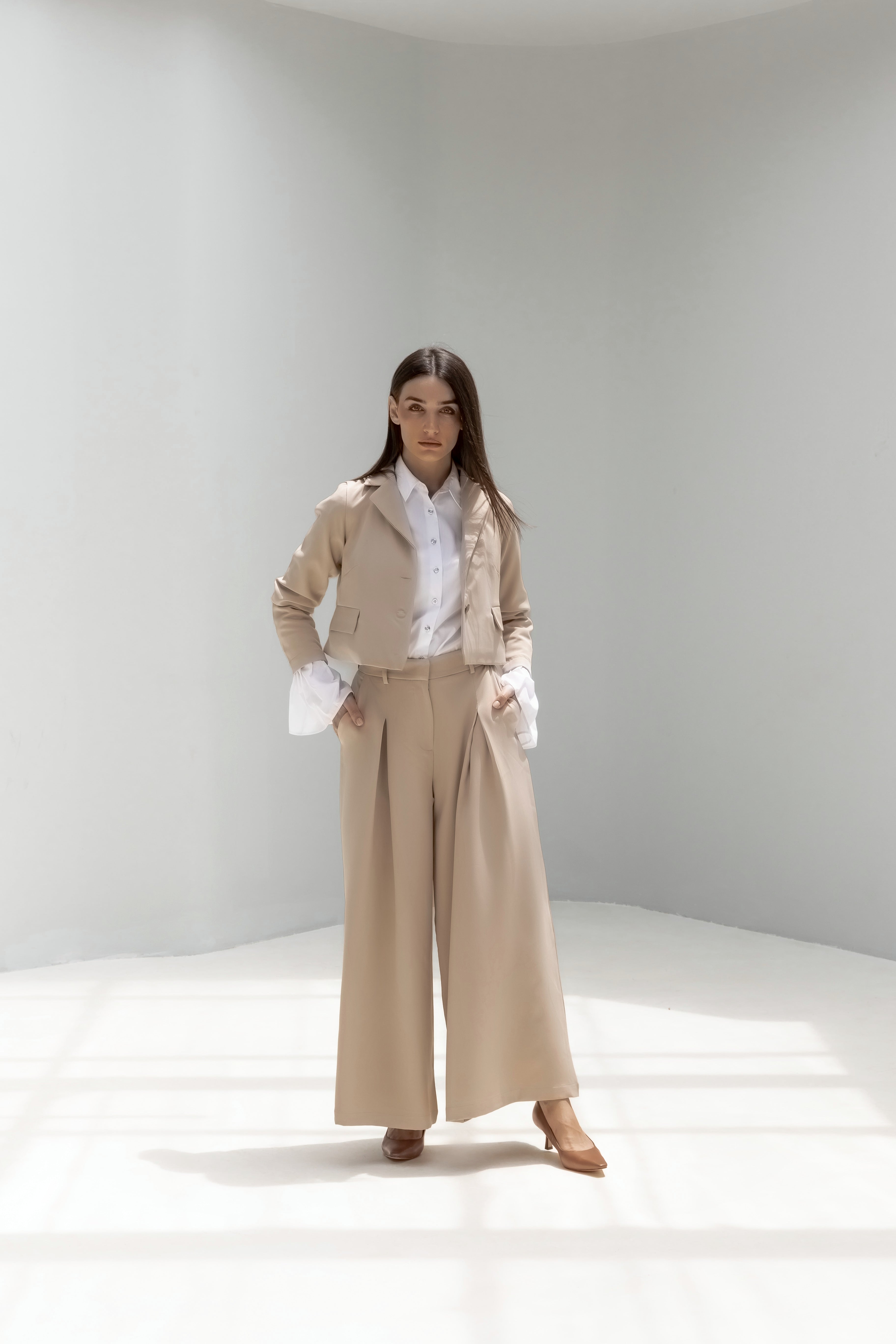 Wide-leg mid-waist tailored Trousers
