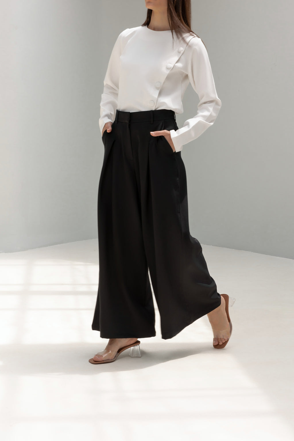 Wide-leg mid-waist tailored Trousers