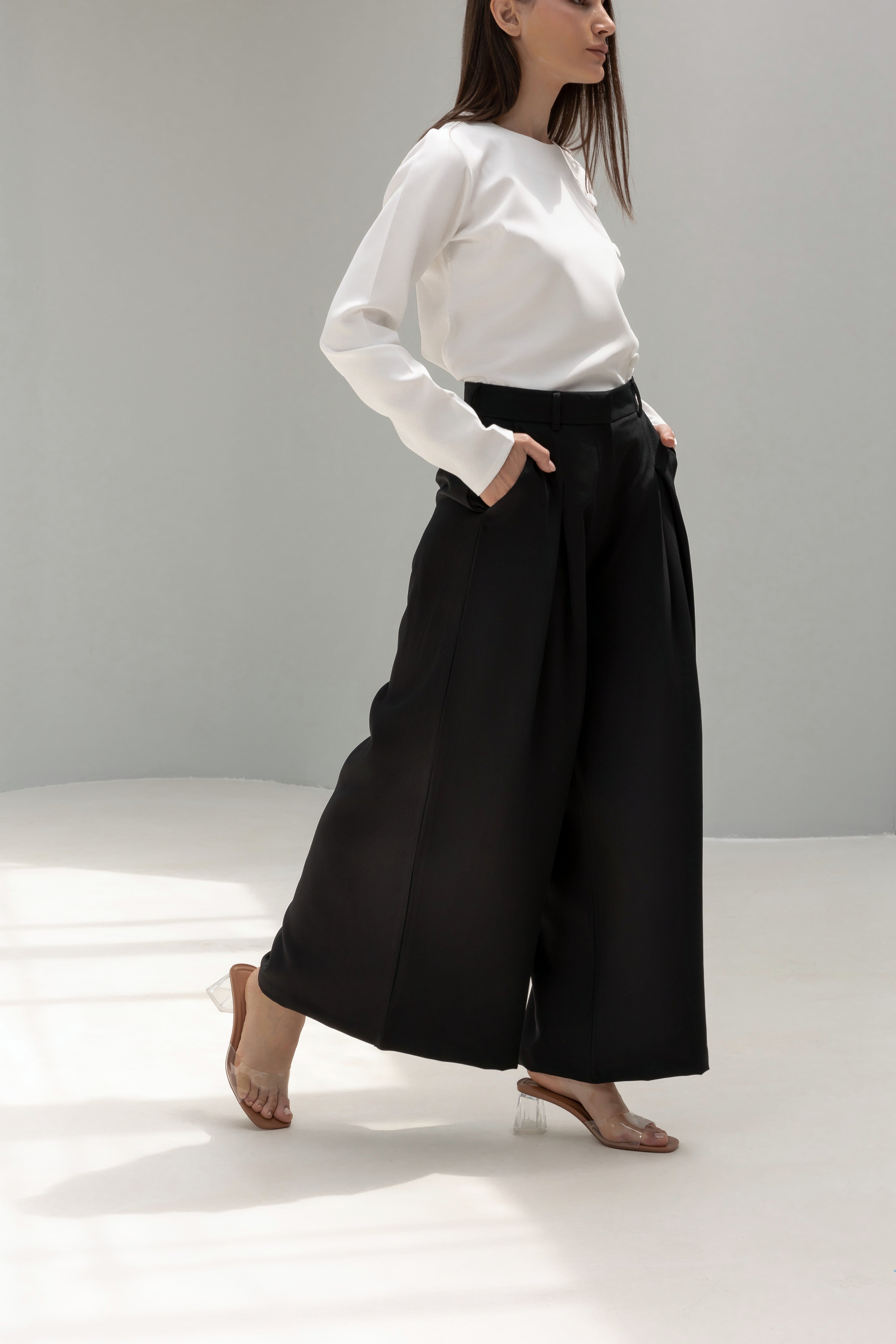 Wide-leg mid-waist tailored Trousers