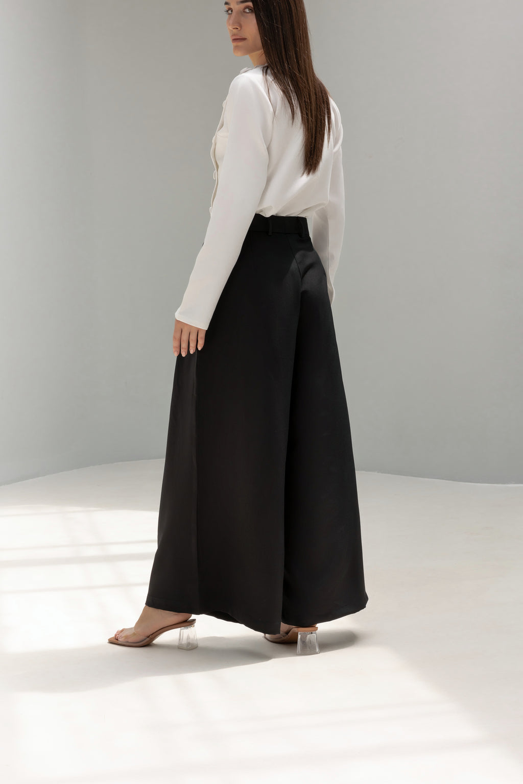 Wide-leg mid-waist tailored Trousers