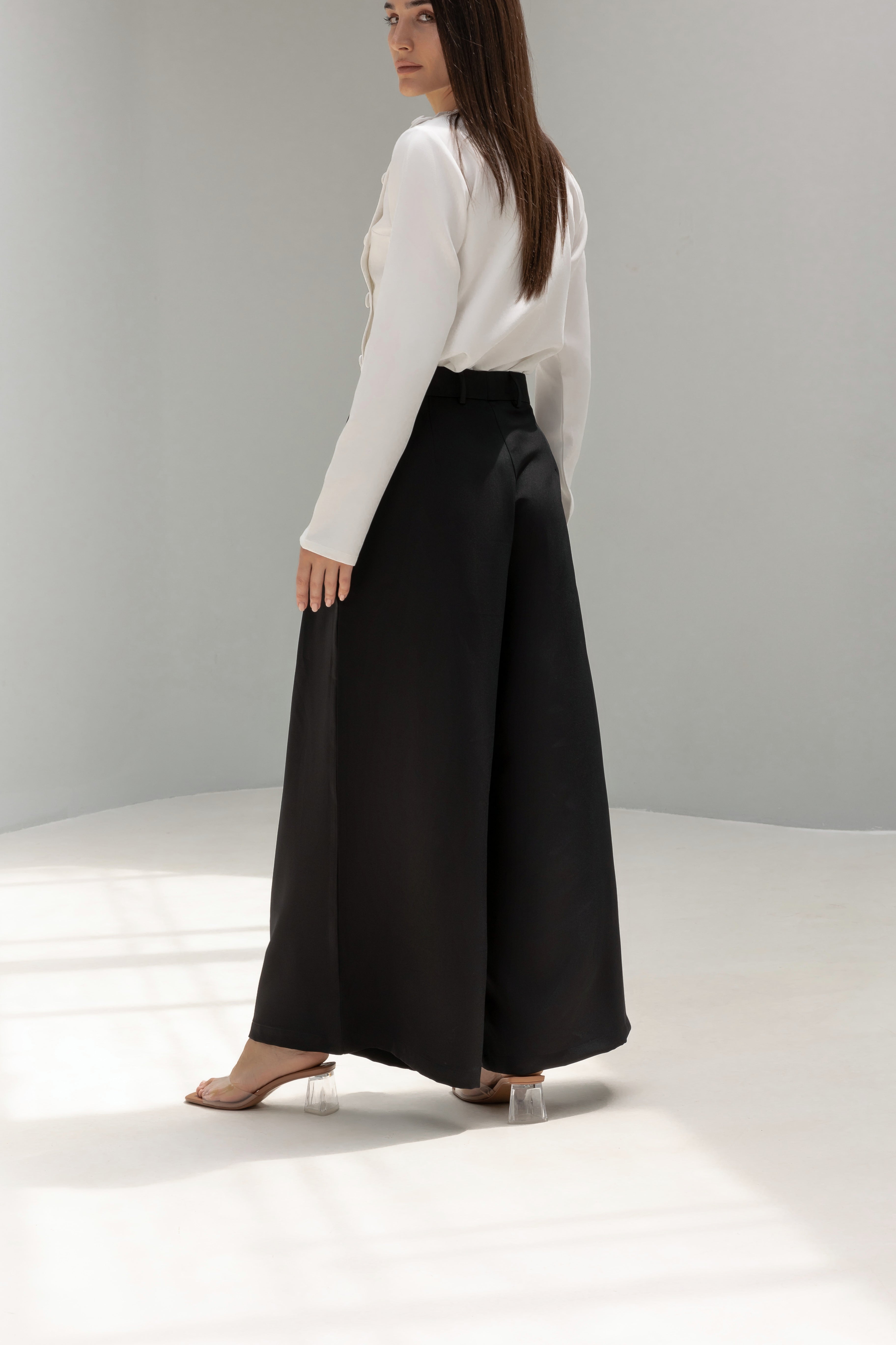 Wide-leg mid-waist tailored Trousers