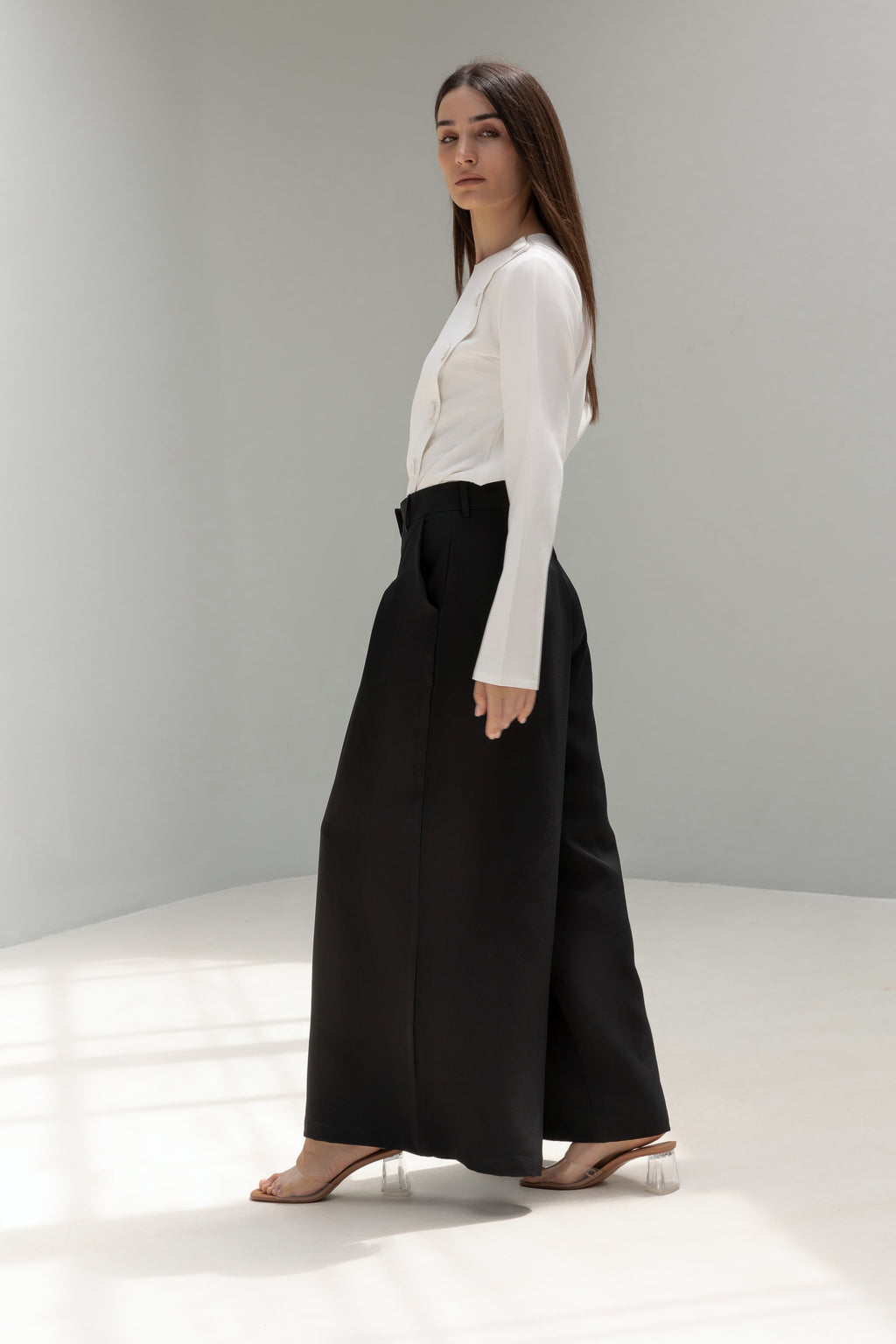 Wide-leg mid-waist tailored Trousers