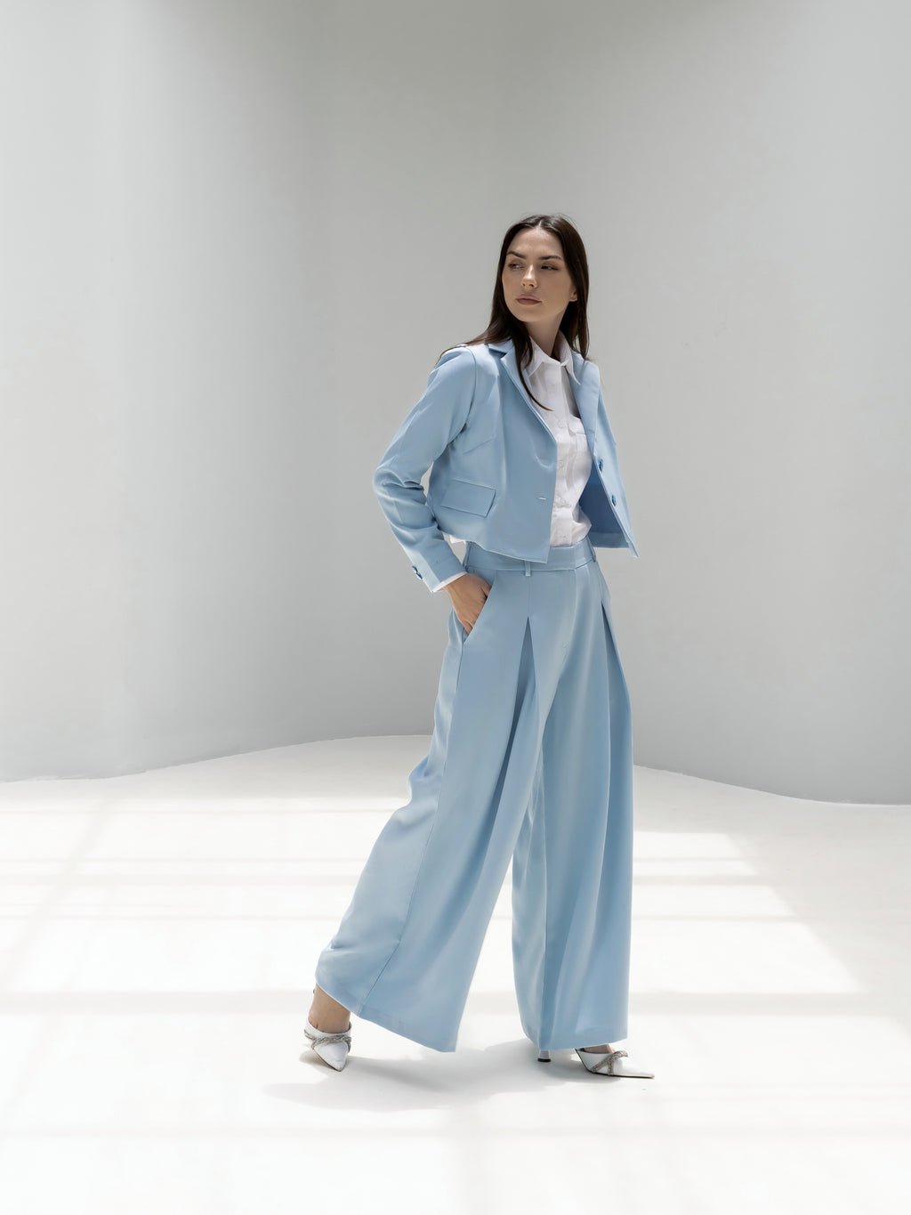 Wide-leg mid-waist tailored Trousers