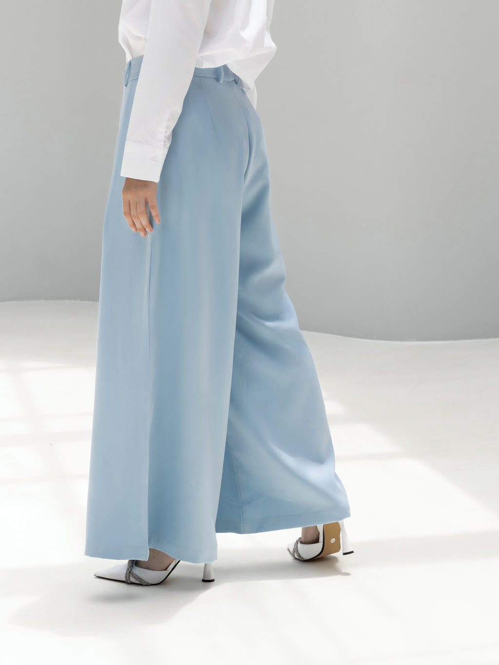 Wide-leg mid-waist tailored Trousers