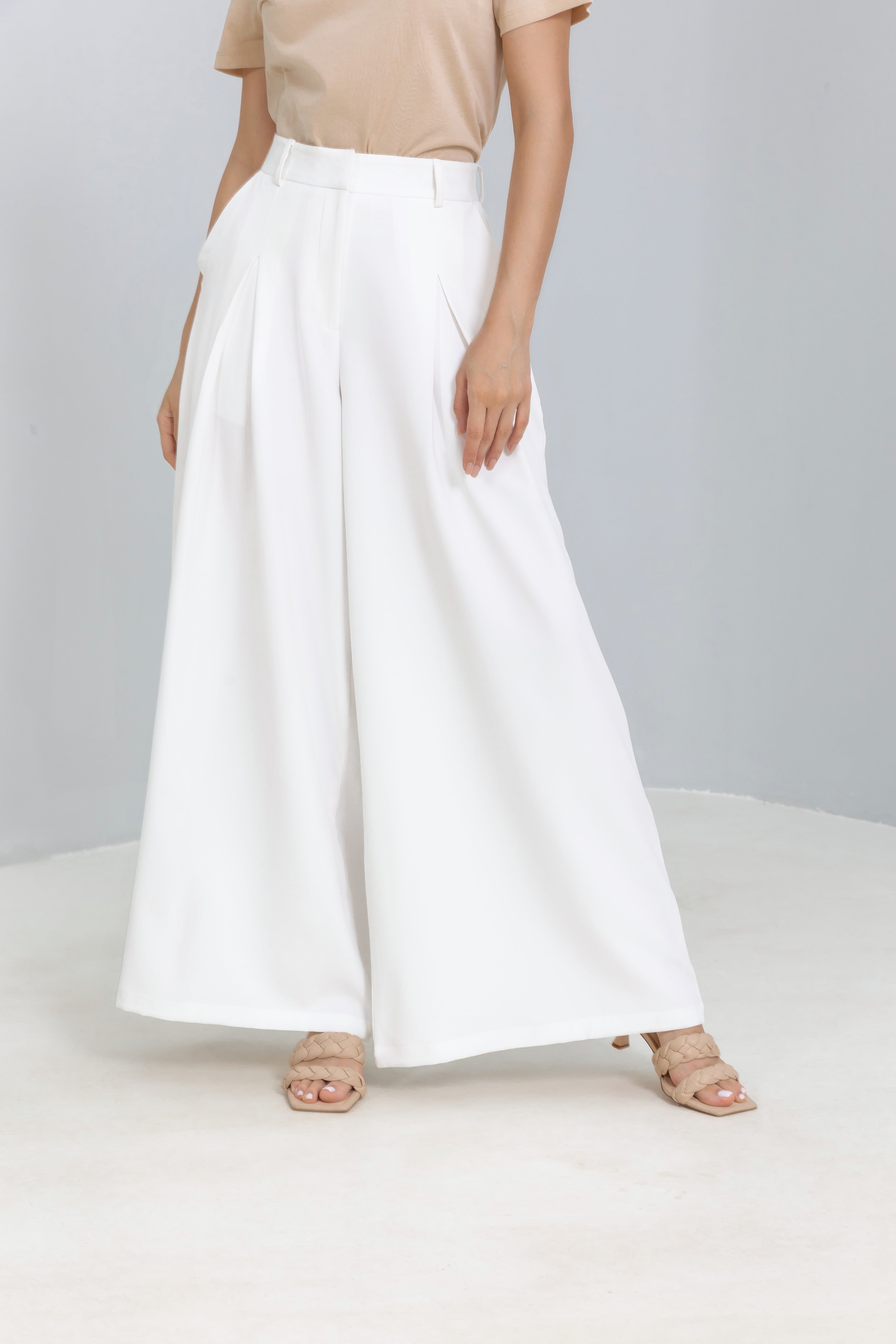 Wide-leg mid-waist tailored Trousers